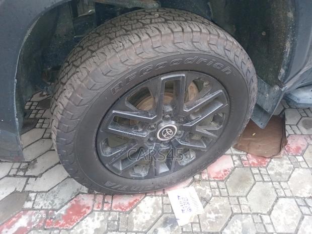 Toyota Tundra 2025 Gray