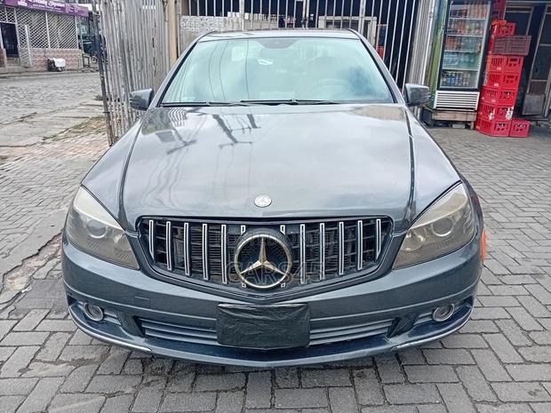 Mercedes-Benz C300 2009 Gray