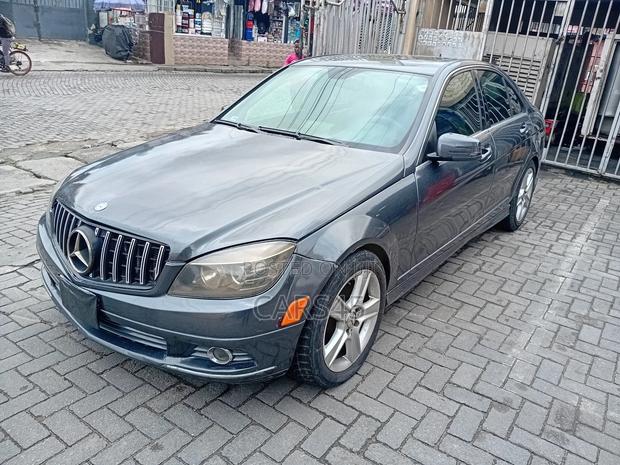 Mercedes-Benz C300 2009 Gray