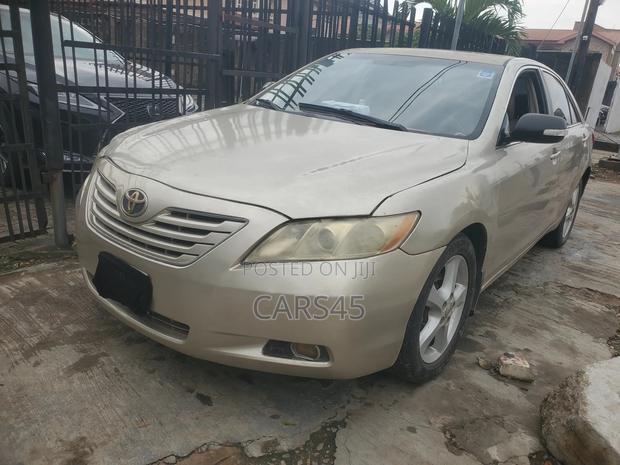Toyota Camry XLE 4dr Sedan (2.4L 4cyl 5A) 2007 Gold