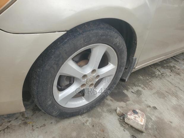 Toyota Camry XLE 4dr Sedan (2.4L 4cyl 5A) 2007 Gold