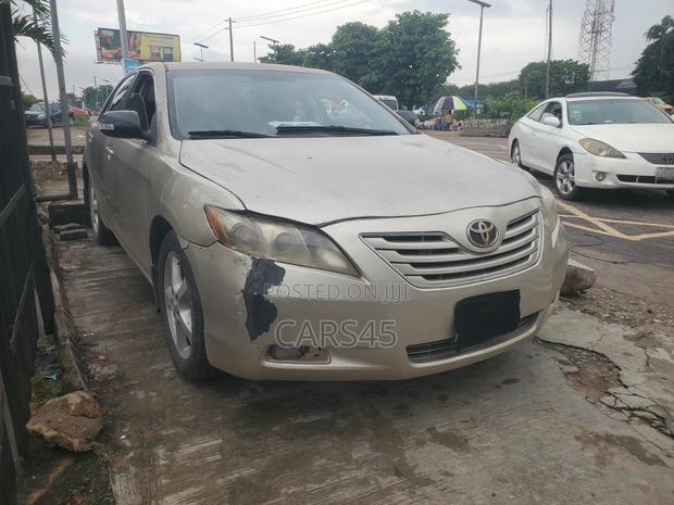 Toyota Camry XLE 4dr Sedan (2.4L 4cyl 5A) 2007 Gold
