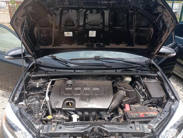 Toyota Corolla 2016 Black