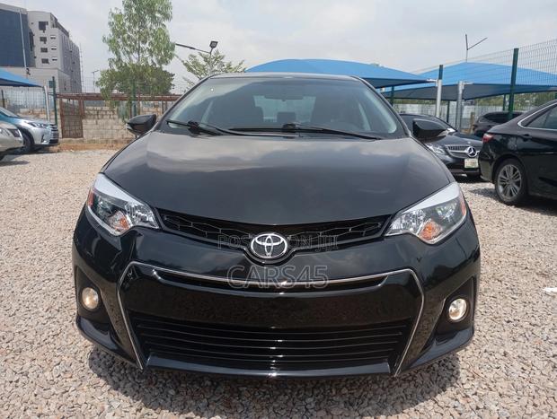 Toyota Corolla 2016 Black