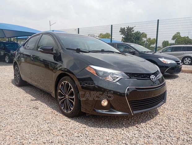 Toyota Corolla 2016 Black