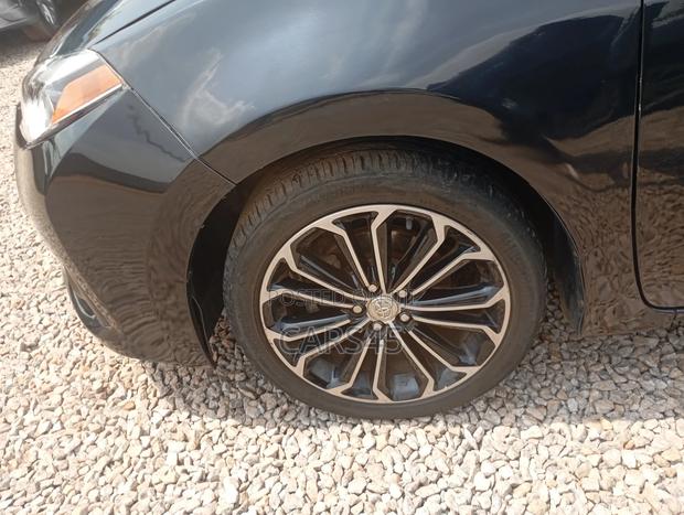 Toyota Corolla 2016 Black