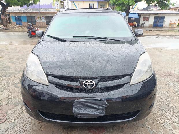 Toyota Sienna 2008 Black