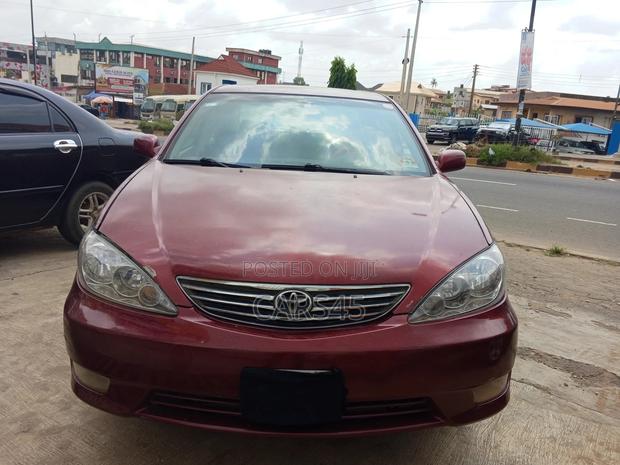 Toyota Camry 2005 Red