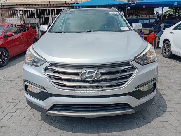 Hyundai Santa Fe 2018 Silver