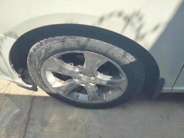 Toyota Venza 2010 White