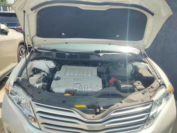 Toyota Venza 2010 White