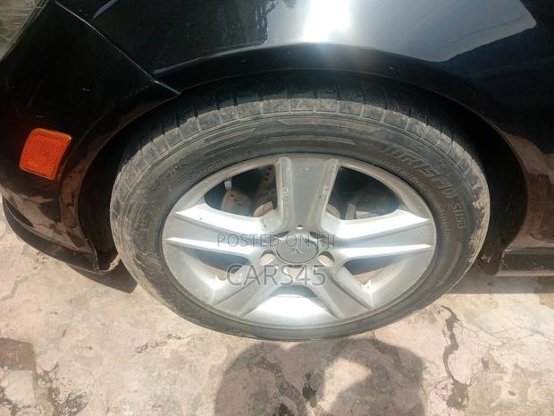 Mercedes-Benz C300 2011 Black