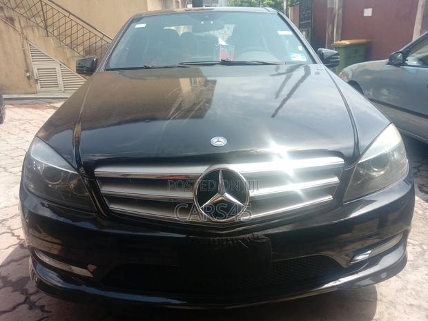Mercedes-Benz C300 2011 Black