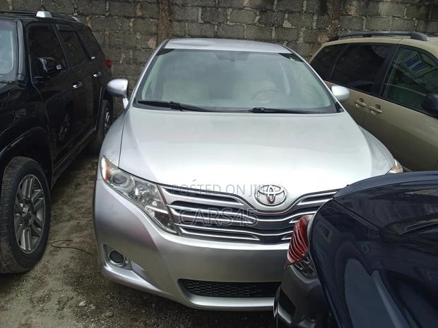 Toyota Venza 2010 Silver