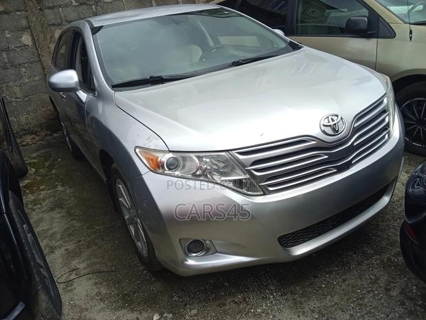 Toyota Venza 2010 Silver