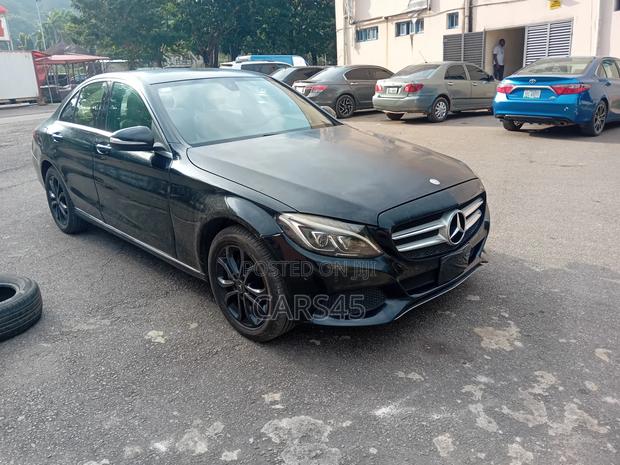 Mercedes-Benz C300 2015 Black
