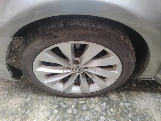 Volkswagen Passat 2010 Brown