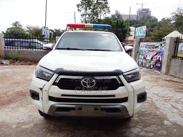 Toyota Hilux 2014 White