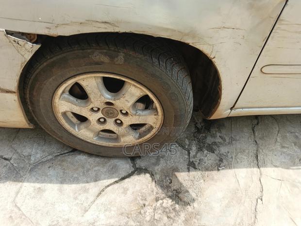 Toyota Avensis Verso 2004 Silver