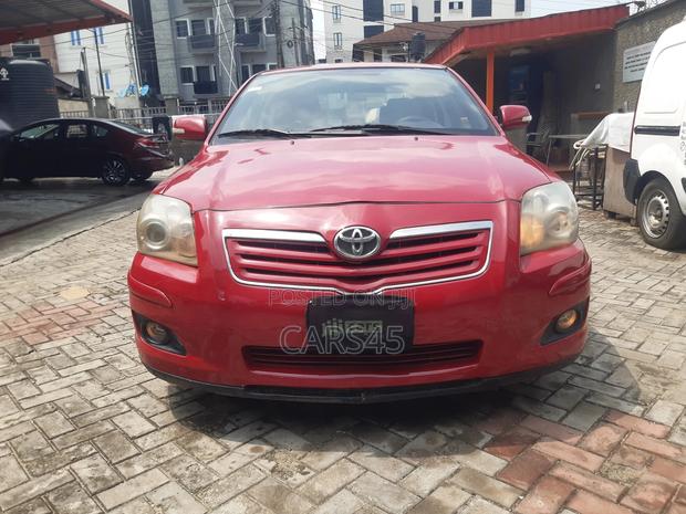 Toyota Avensis 2008 Red