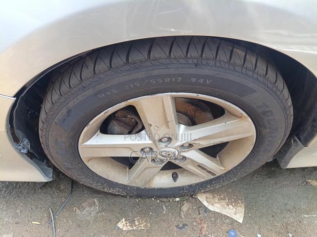 Toyota Camry 2013 Silver