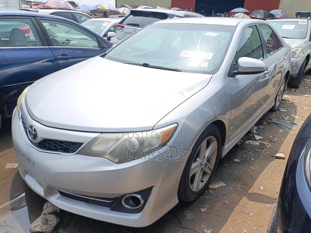 Toyota Camry 2013 Silver