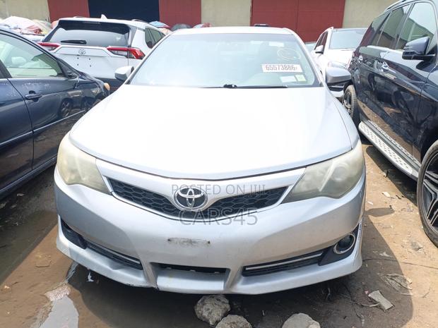 Toyota Camry 2013 Silver