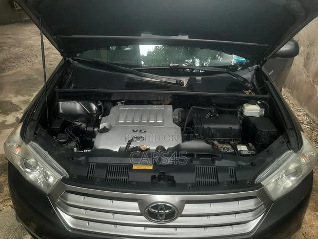 Toyota Highlander 2011 Gray