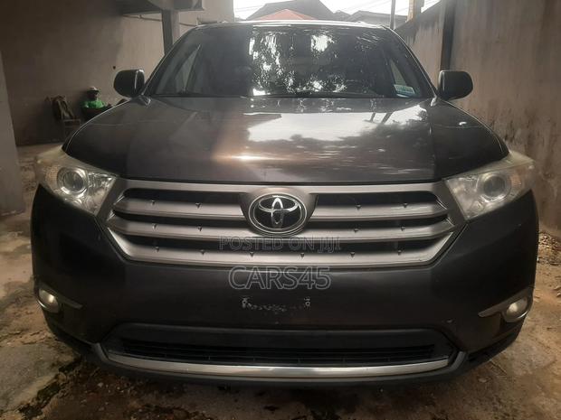 Toyota Highlander 2011 Gray