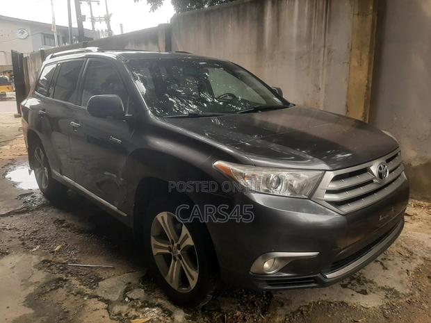 Toyota Highlander 2011 Gray