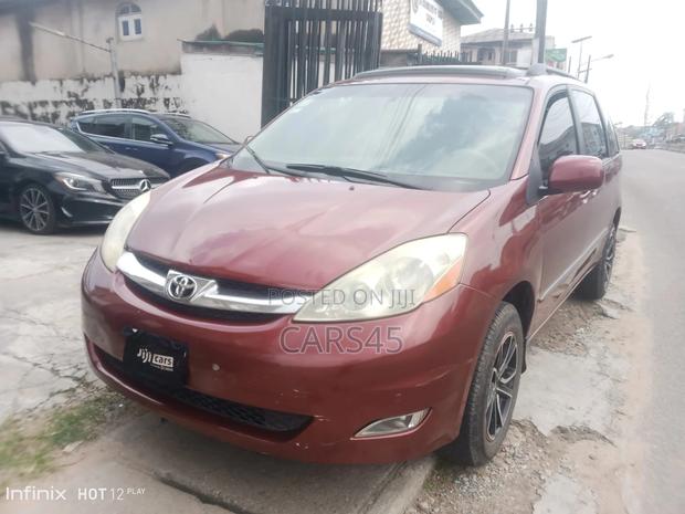 Toyota Sienna 2006 Red