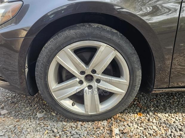 Volkswagen Passat 2016 Brown