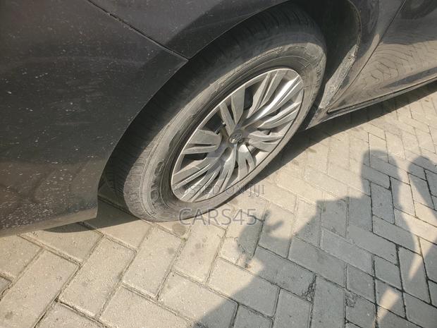 Toyota Camry LE 4dr Sedan (2.5L 4cyl 6A) 2014 Gray