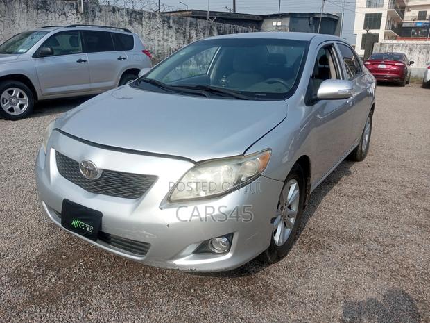 Toyota Corolla 2010 Silver