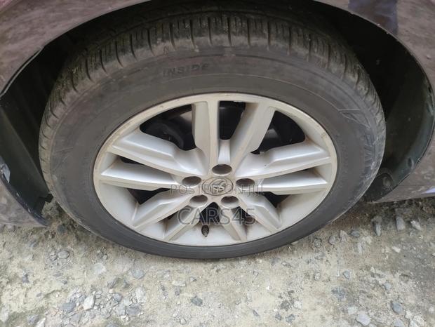 Toyota Avalon XLE Touring Sedan FWD (3.5L 6cyl 6A) 2013 Burgandy