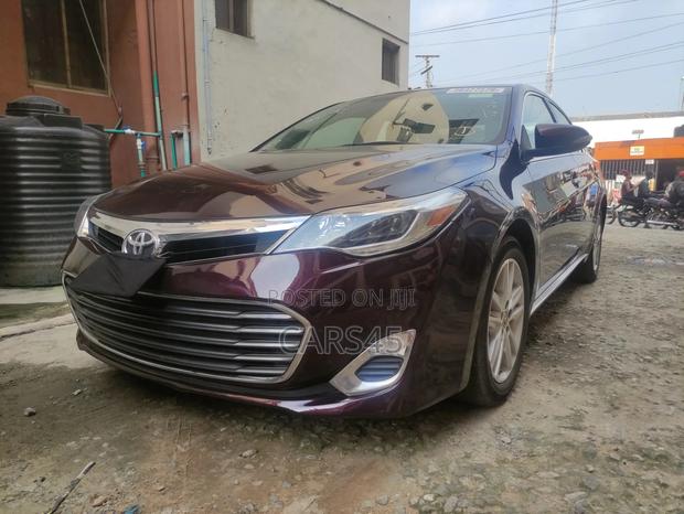 Toyota Avalon XLE Touring Sedan FWD (3.5L 6cyl 6A) 2013 Burgandy