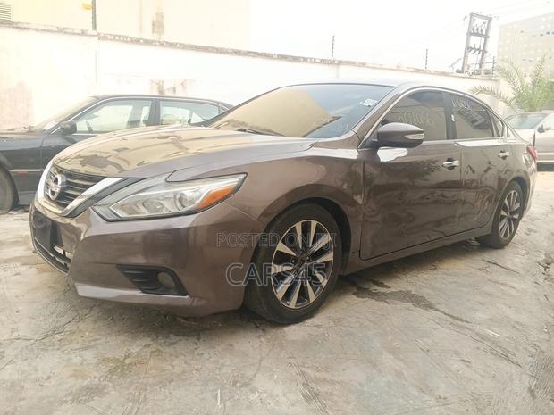 Nissan Altima 2017 Brown