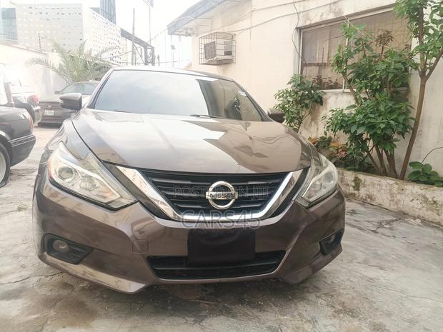 Nissan Altima 2017 Brown
