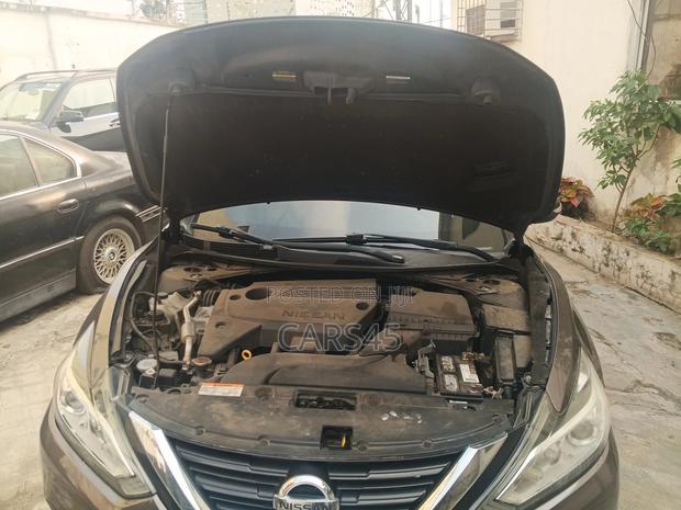 Nissan Altima 2017 Brown