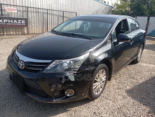 Toyota Avensis 2010 Black