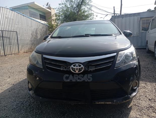 Toyota Avensis 2010 Black