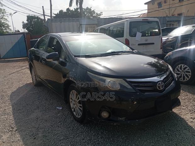 Toyota Avensis 2010 Black