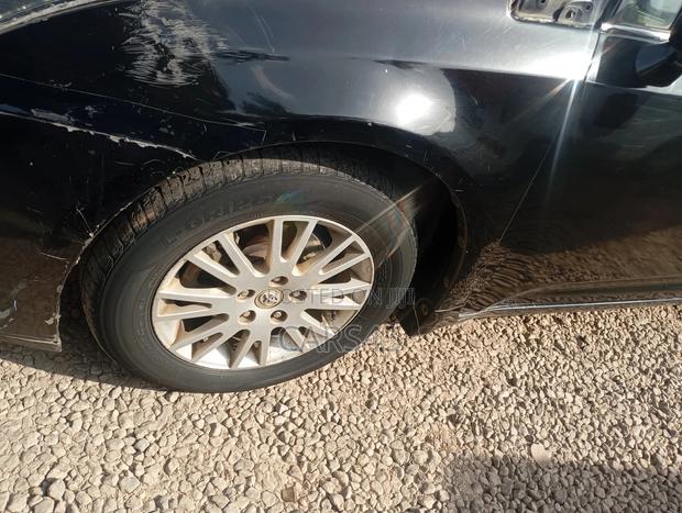 Toyota Avensis 2010 Black