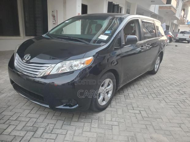 Toyota Sienna LE 8-Passenger 4dr Minivan (3.5L 6cyl 6A) 2015 Black