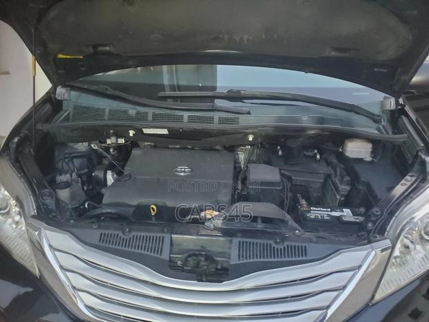 Toyota Sienna LE 8-Passenger 4dr Minivan (3.5L 6cyl 6A) 2015 Black
