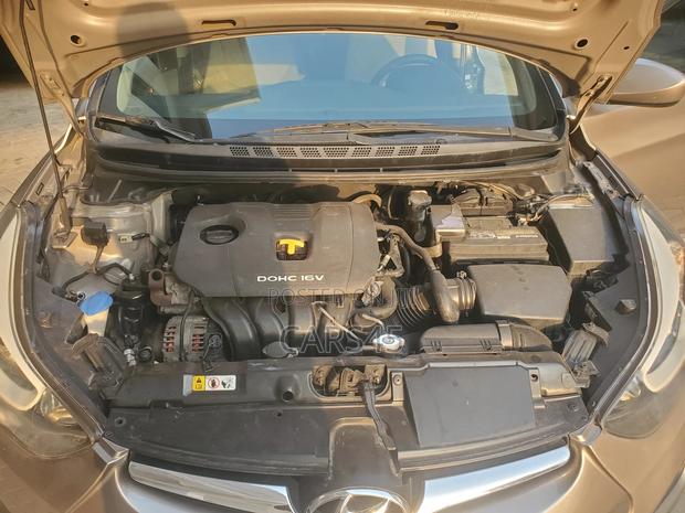 Hyundai Elantra Limited 4dr Sedan (1.8L 4cyl 6A) 2014 Brown