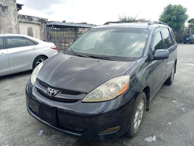 Toyota Sienna 2006 Gray