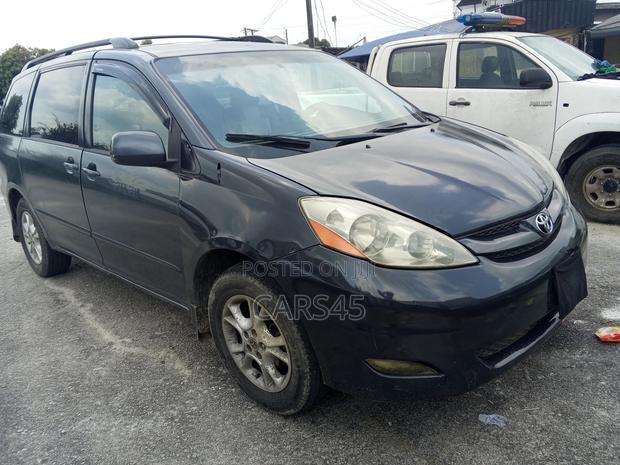 Toyota Sienna 2006 Gray