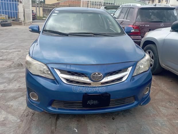 Toyota Corolla 2010 Blue