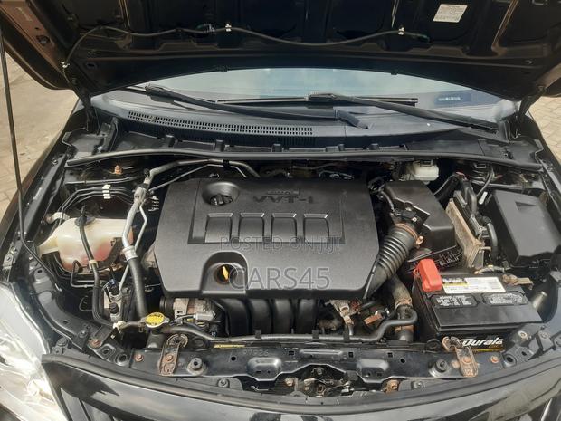 Toyota Corolla 2011 Black